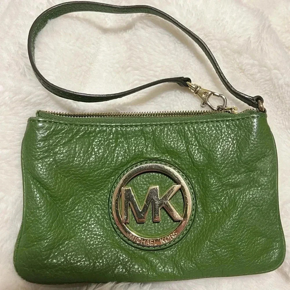 Michael Kors Handbags - Michael Kors wristlet